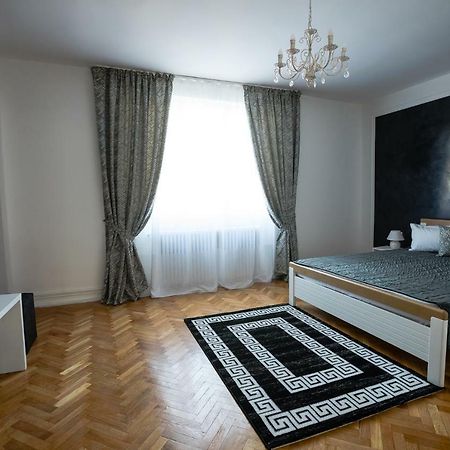 White Spacious Apartment Σίμπιου Εξωτερικό φωτογραφία