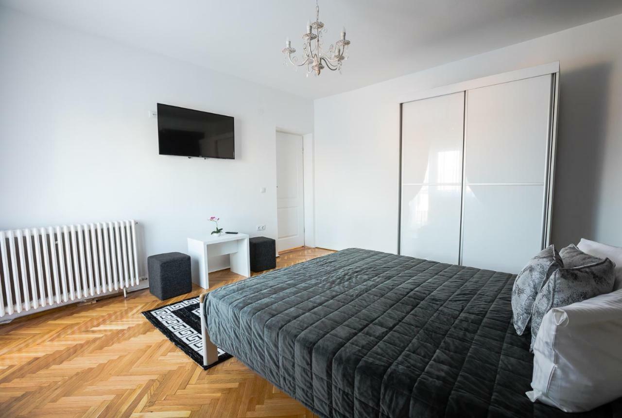 White Spacious Apartment Σίμπιου Εξωτερικό φωτογραφία