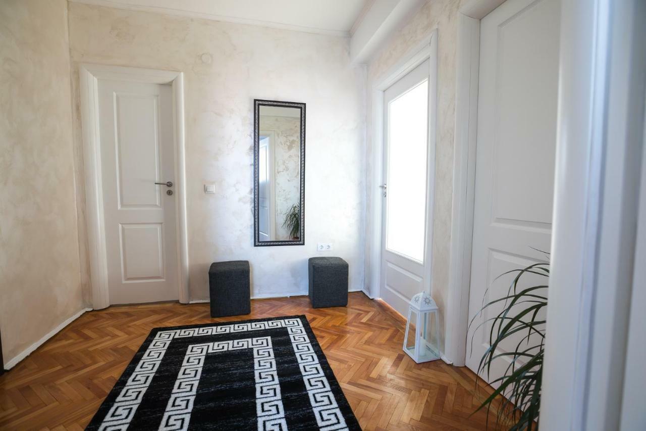 White Spacious Apartment Σίμπιου Εξωτερικό φωτογραφία